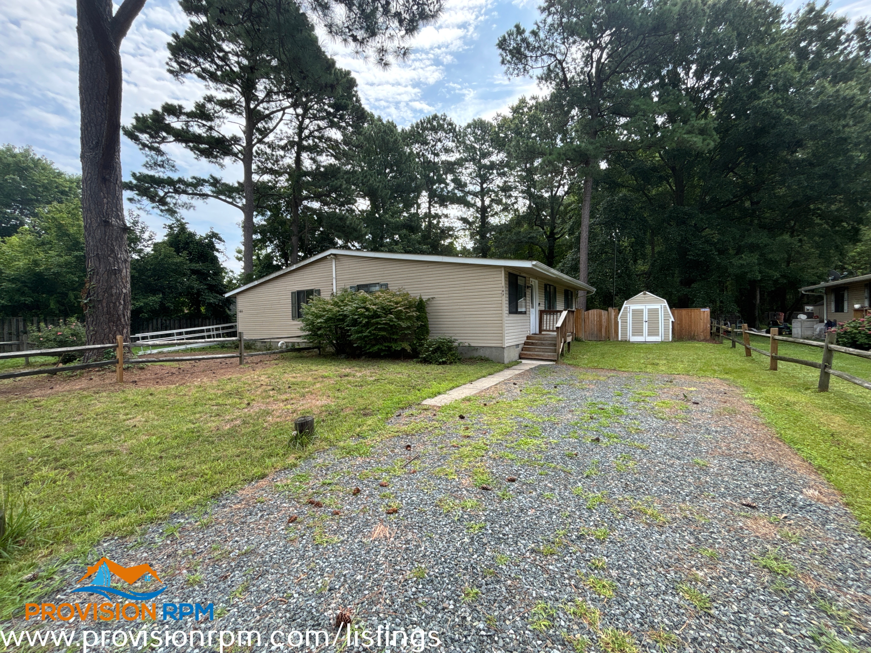 107 Watermans Court